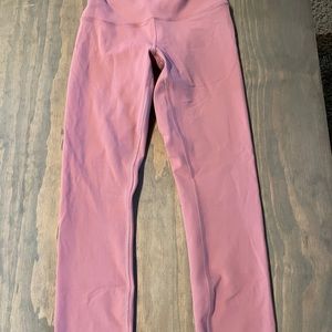 Lululemon wonder train size 4, 23” length